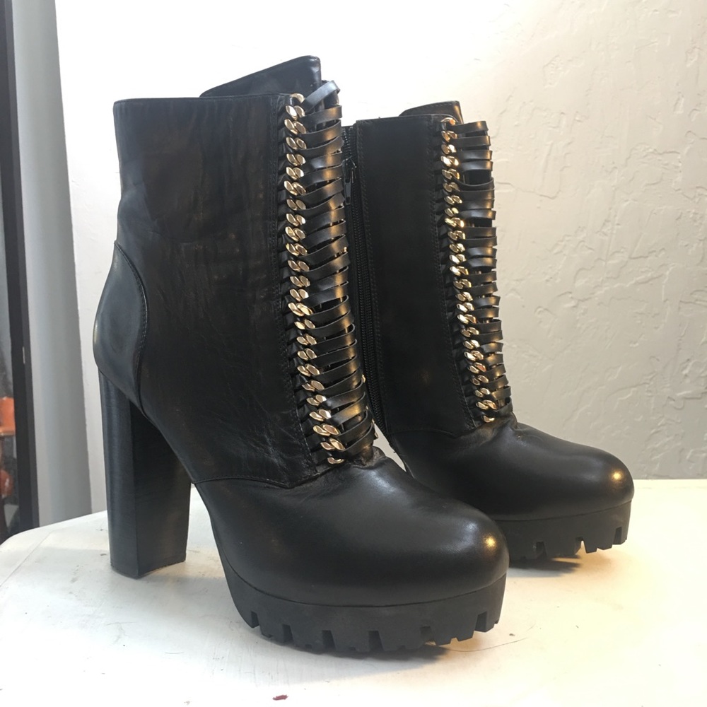 Size 10 black bootie heels